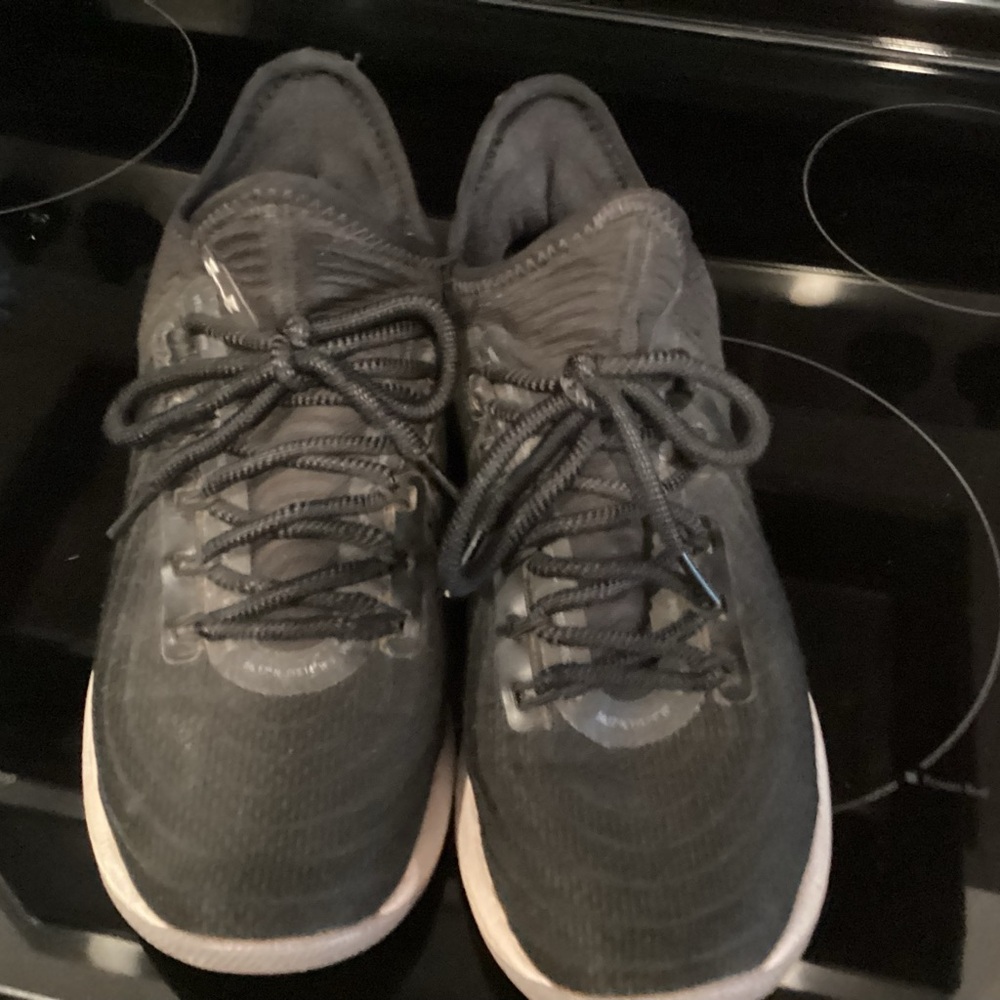 bryce harper turf shoes under armour // size 9